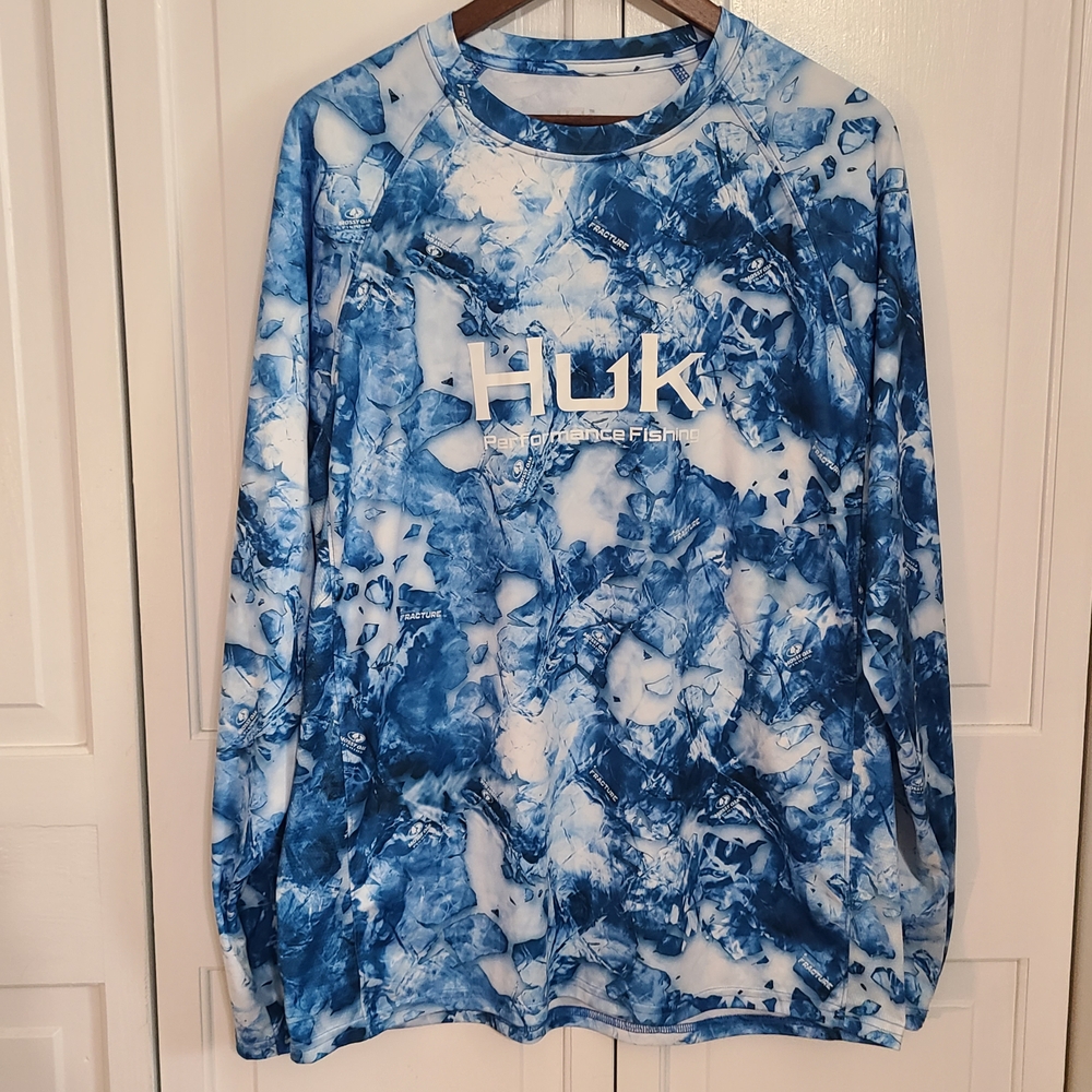 Huk Blue and White Performance Fishing Shirt Elements Fracture Pattern XL